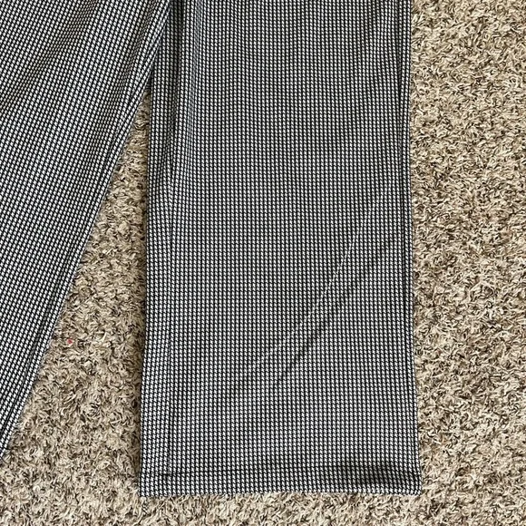 kathy ireland Women’s Black and White Houndstooth Trousers - Picture 2 of 13